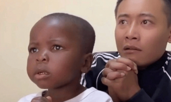 Mê tiếng Việt đến độ suýt bị hải quan sân bay giữ lại nhưng đây mới là tiếng mẹ đẻ của Lôi con, được nói nhiều thứ 6 thế giới