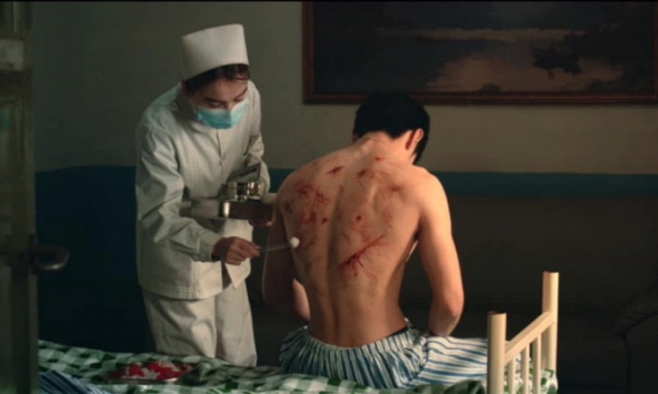 Nam thần gây sốt MXH với body cực cháy đánh gục hội chị em, netizen trầm trồ 'ngồi điều hòa mà thấy nóng ngang'