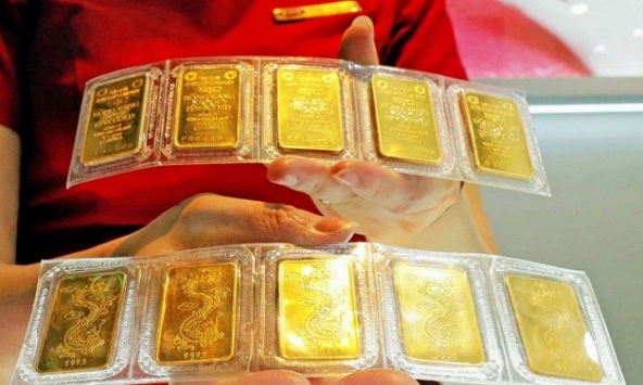 Cho em gái vay 10 cây vàng, 10 năm sau em mang trả tiền bằng giá vàng 10 năm trước