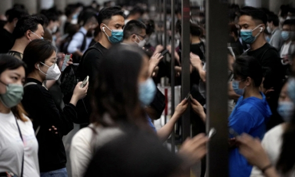 Gửi hàng trăm CV không thấy phản hồi, chấp nhận thực tập không lương và nhờ bố mẹ nuôi: Làn sóng thất nghiệp đánh gục thế hệ này như nào?