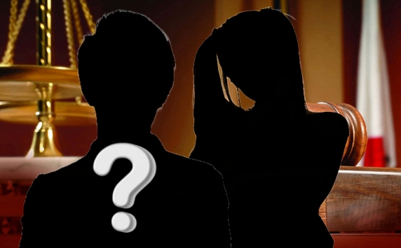 NSX âm nhạc hàng đầu bị bắt khẩn vì dụ dỗ, xâm hại tình dục nữ ca sĩ 17 tuổi