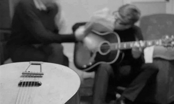 Góc tối một ngôi sao âm nhạc: Nghiện chất cấm, ngoại tình và khiến nhóm nhạc tan rã