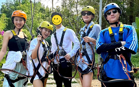 Hội bạn thân mới Vbiz tụ họp đón lễ, 1 sao nam bị soi giữa nghi vấn hẹn hò CEO