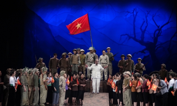 Sân khấu Lệ Ngọc tái hiện “Quyết định khó nhất đời cầm quân của Đại tướng Võ Nguyên Giáp”
