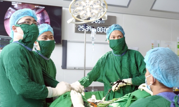 Vai trò của nội soi thăm dò buồng tử cung trong điều trị hiếm muộn