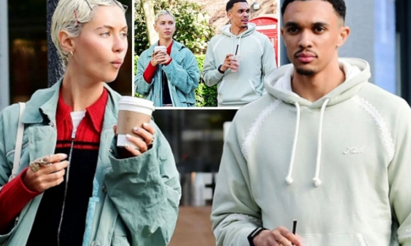 Ái nữ của tài tử Jude Law hẹn hò cùng sao bóng đá: Vừa gặp đã phải xin số, được bạn bè ủng hộ hết mình