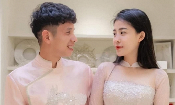Hé lộ ngày cưới của Duy 'Pinky': Chàng cầu thủ năm nào được gọi 'Duy ơi, bán son cho chị' nay đã là chồng người ta