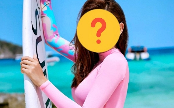 Nữ diễn viên tan mộng hào môn: Chồng đại gia lâm cảnh tù tội sau 1 năm kết hôn, phải ôm con về nhà mẹ đẻ nương nhờ