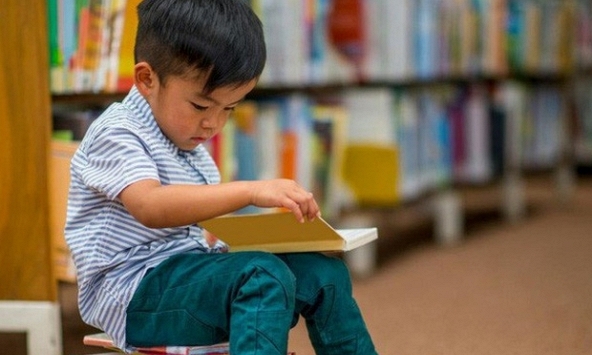 Đọc sách không phù hợp với lứa tuổi 'phá hủy' cuộc đời con thế nào?