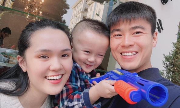 Fan thích Duy Mạnh 4 năm, kiên trì muốn gặp mặt nhưng anh từ chối vì bận trông con, thái độ Quỳnh Anh ra sao?