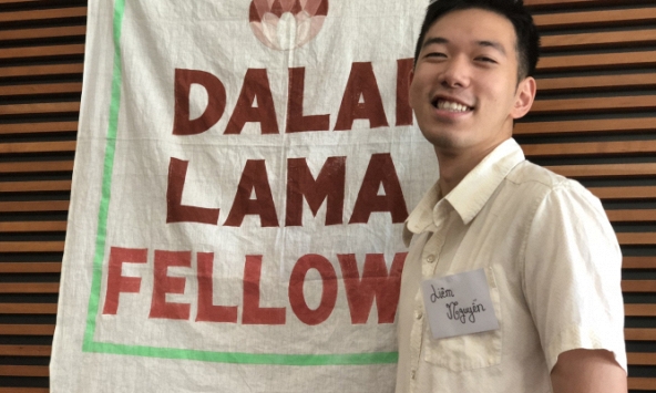 Chàng trai khiến dân tình ngả mũ khi flex về câu chuyện 'từ đồ bê đê đến Harvard'