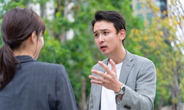 Lấy vàng cưới đi bán mới phát hiện vàng giả, chồng chỉ thẳng mặt đuổi vợ ra khỏi nhà, tôi oan thấu trời mà không kêu nổi