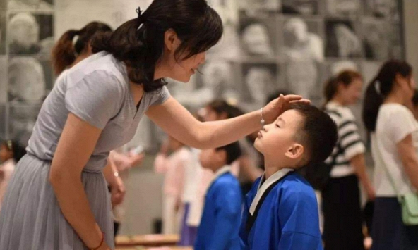 Người ta nói, con cái đến 'báo ân' thường có 5 đặc điểm này, cha mẹ có con 'trúng' 2 điều thôi đã đủ hạnh phúc  