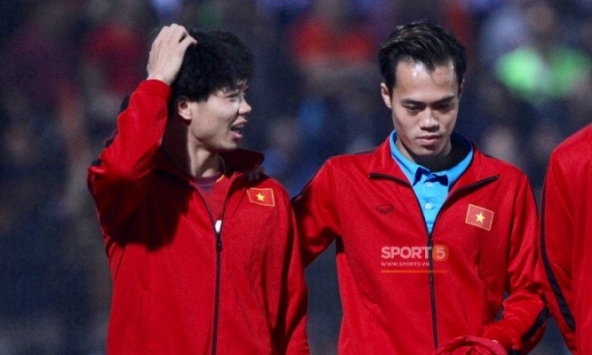 Lời cảnh báo đầu tiên của HLV Kim Sang-sik với Công Phượng, Văn Toàn