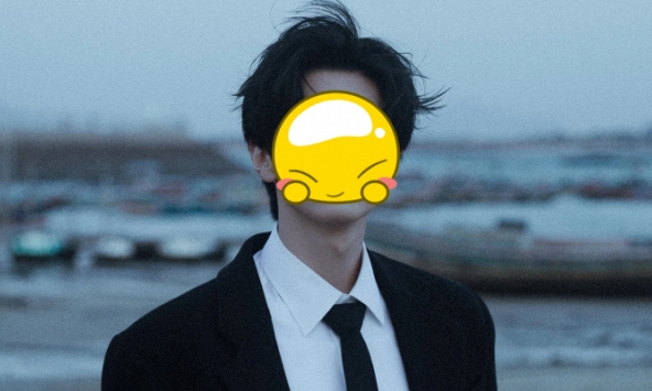 Mỹ nam Hoa ngữ và khoảnh khắc 'đánh bay' hình ảnh siêu ngầu khiến dân mạng xôn xao