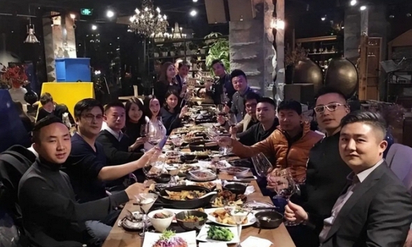 Đi họp lớp cấp 3 thấy xuất hiện hành động này, 8 người đã bỏ về ngay lập tức, sau đó rời khỏi nhóm chat chung