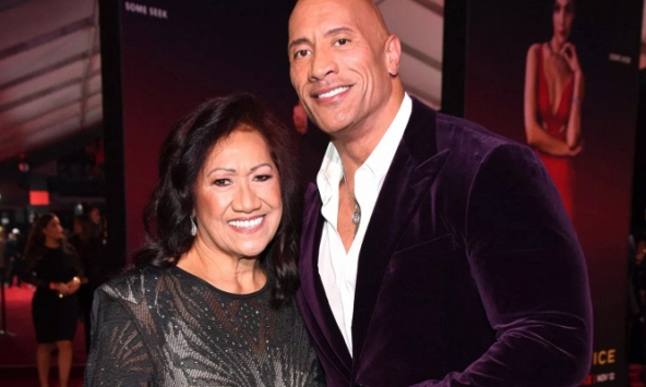 The Rock và câu chuyện xúc động về mẹ: 'Bà ấy bật khóc khi bữa ăn được bày ra trước mắt'