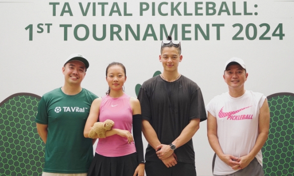 Giới trẻ đổ xô dự giải Pickleball lớn nhất Việt Nam: Hot Tiktoker Trí Thịt Boà hội ngộ Sophia Phương Anh
