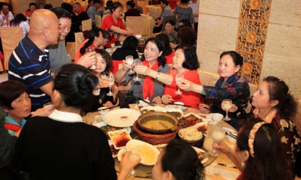 Đi họp lớp mỗi người phải đóng 6 triệu, tôi từ chối, sau đó rời khỏi nhóm chat chung mà không hề hối hận