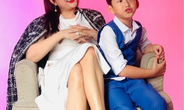 Con trai Phi Thanh Vân đúng là “cực phẩm”: 6 tuổi biết kiếm tiền, 7 tuổi làm trợ giảng, mới đây còn lộ 1 tài năng cực đáng nể