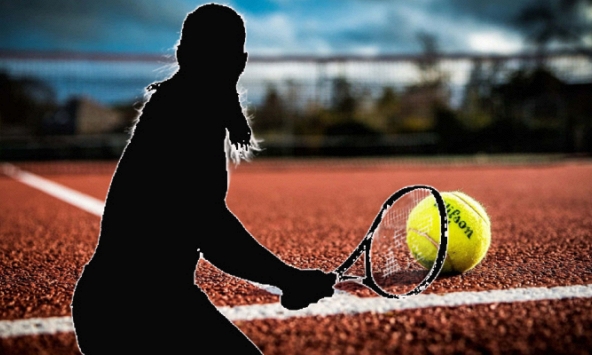 Phốt chấn động của mỹ nhân quần vợt: Bị tố bỏ trốn để 'bùng' tiền nhà, cảnh sát cũng ráo riết truy tìm vì vấn đề thuế