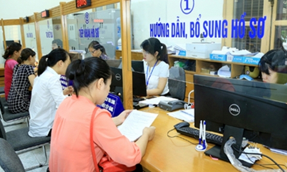 Thủ tướng yêu cầu đẩy mạnh cắt giảm, đơn giản hóa thủ tục hành chính phục vụ người dân, doanh nghiệp