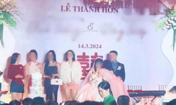 Xôn xao chú rể Hà Nam dắt 5 người yêu cũ lên sân khấu 'toang' với vợ sau 2 tháng kết hôn, netizen chỉ ra chi tiết đáng ngờ!