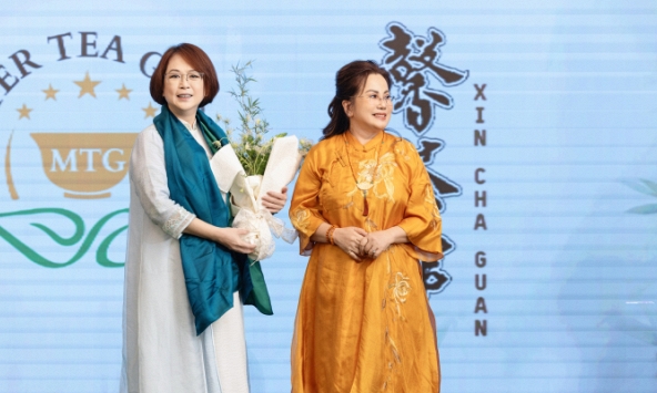 Mỹ nhân 'Bao Thanh Thiên' Triệu Vĩnh Hinh tới Việt Nam