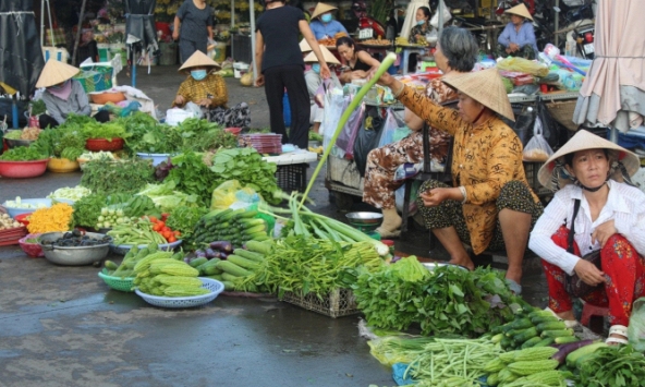 Ai bảo Nam Định rẻ, nhà tôi thu nhập 15 triệu, chi tiêu cho 4 người/tháng vẫn không để được ra đồng nào!