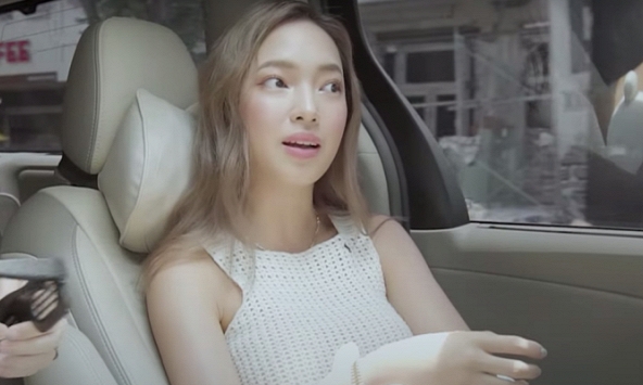 'Hot' lại clip Châu Bùi chia sẻ: 'Bị đánh một cái cũng không sao, vì mình nhìn thấy người yêu mình được xả stress'