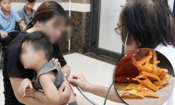 Phú Thọ: Bé trai đau bụng suốt đêm sau khi ăn một thứ đã hết hạn 2 năm