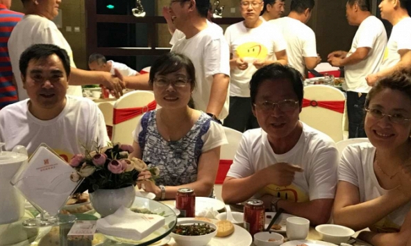 Đi họp lớp, lớp trưởng hỏi lương tôi bao nhiêu, tôi nói 70 triệu/tháng: Về nhà phát hiện bị 5 người trong lớp block