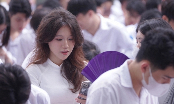 Sự kiện từng khiến giới ngoại ngữ 'xôn xao': Vượt tiếng Trung, đây mới là ngôn ngữ khó đỗ nhất lịch sử, xác định phải thi 10 điểm/môn