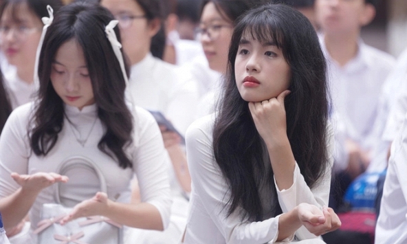 Trong khi các trường tăng học phí như giá vàng, sinh viên trường này lại 'sướng rơn' vì học phí giảm: Bảo sao điểm chuẩn gần 30 vẫn hot