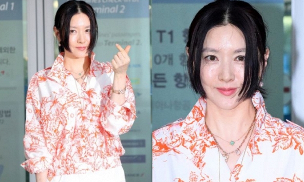 Showbiz Hàn có 1 nữ diễn viên, 53 tuổi vẫn sở hữu nhan sắc 'cực đỉnh', chỉ ảnh ra sân bay đã gây sốt