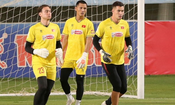 Tóm dính thái độ của Nguyễn Filip và Đặng Văn Lâm trên sân tập của ĐT Việt Nam 