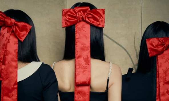 Nhóm nhạc 5 lần 7 lượt bị đem ra làm 'bia đỡ đạn' mỗi khi công ty vướng scandal