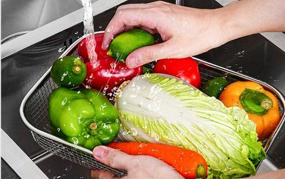 5 sai lầm khiến rau củ quả càng rửa càng bẩn, thất thoát dinh dưỡng và chất độc hại ngấm sâu hơn
