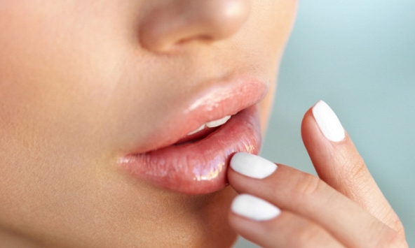 4 dấu hiệu ở đôi môi đang cảnh báo sức khỏe có vấn đề, 3 trong số đó rất thường thấy nhưng ít ai quan tâm