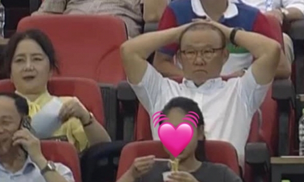 Ông Park Hang-seo yêu ĐT Việt Nam thế này dù không còn là HLV: Từ hồi hộp, ôm đầu tiếc nuối đến vỡ oà cảm xúc 