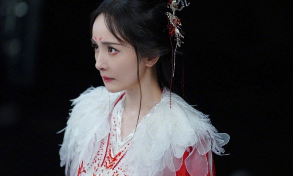 Dương Mịch lại bị cả MXH cười chê, ê chề chạm đỉnh