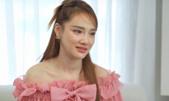 Nhã Phương thú nhận “hèn” trong cuộc hôn nhân với Trường Giang