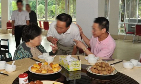 Mời họ hàng ăn sinh nhật bố, tôi không ngờ bị 'lừa một vố' với hóa đơn 15 triệu đồng: Ức chế tột cùng nên tôi buộc phải 'xài chiêu'