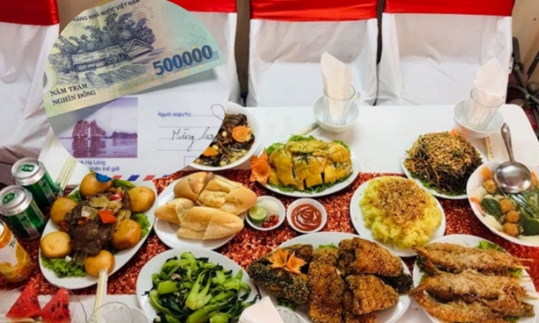 Từng lỗ cả trăm triệu vì tổ chức đám cưới cho con, bà mẹ U60 nhắn nhủ: 'Được ăn cỗ ngon thì đừng lom dom cái phong bì'