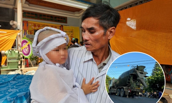 Bé trai 3 tuổi bò ra từ gầm xe bồn, ngơ ngác khi chứng kiến mẹ và chị gái đã mất sau tai nạn giao thông