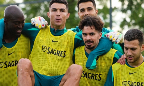 Đàn em phải “gánh còng lưng” Ronaldo tại Euro 2024