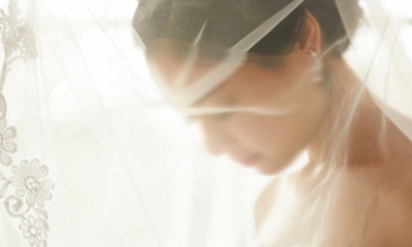 Ngày hôn lễ, sắp trao nhẫn cưới thì một người đàn bà điên đầu bù tóc rối xuất hiện: Câu gào thét lật tẩy âm mưu của chú rể (P2)