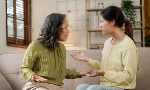 Lương hưu của mẹ 9 triệu/tháng nhưng anh cả đẩy cho chúng tôi chăm sóc, sau 2 tháng chung sống, tôi phải ngả mũ phục bái phục chị dâu