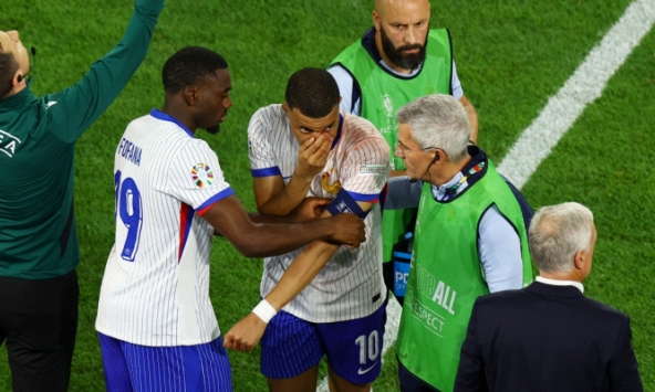 Mbappe bị vỡ mũi, khi nào có thể thi đấu trở lại ở Euro?