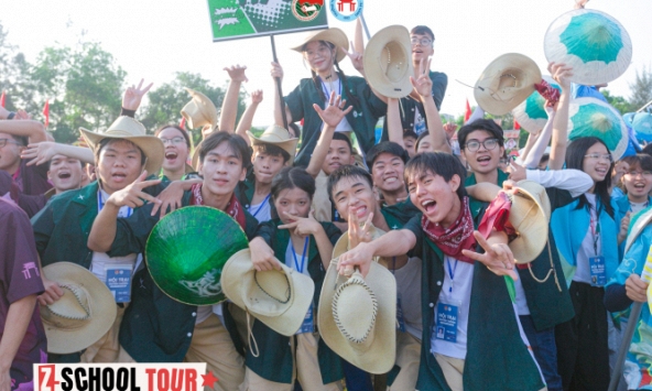 Ngôi trường cấp 3 tại Đà Nẵng đang khiến học sinh và phụ huynh 'bàng hoàng' vì thi gần 60 điểm mới đỗ